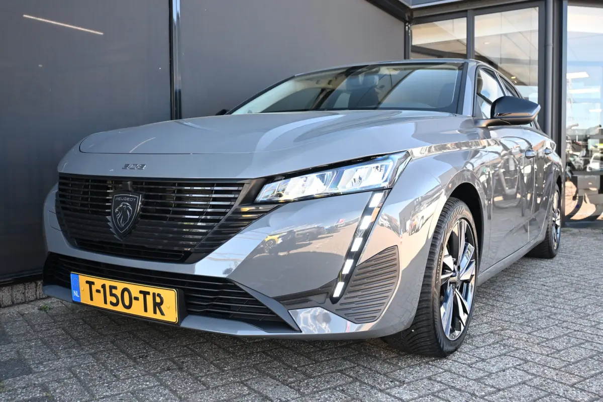 1.6 Plug-in Hybrid 180 Active Pack Business | Trekhaak | Draadloos Apple Carplay & Android Auto | Cruise Control | Parkeersensoren | !!