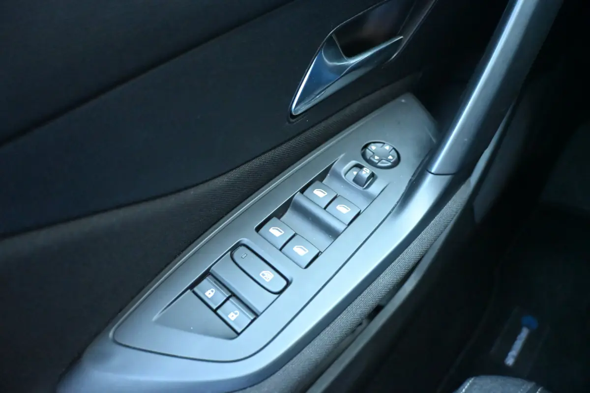 1.6 Plug-in Hybrid 180 Active Pack Business | Trekhaak | Draadloos Apple Carplay & Android Auto | Cruise Control | Parkeersensoren | !!