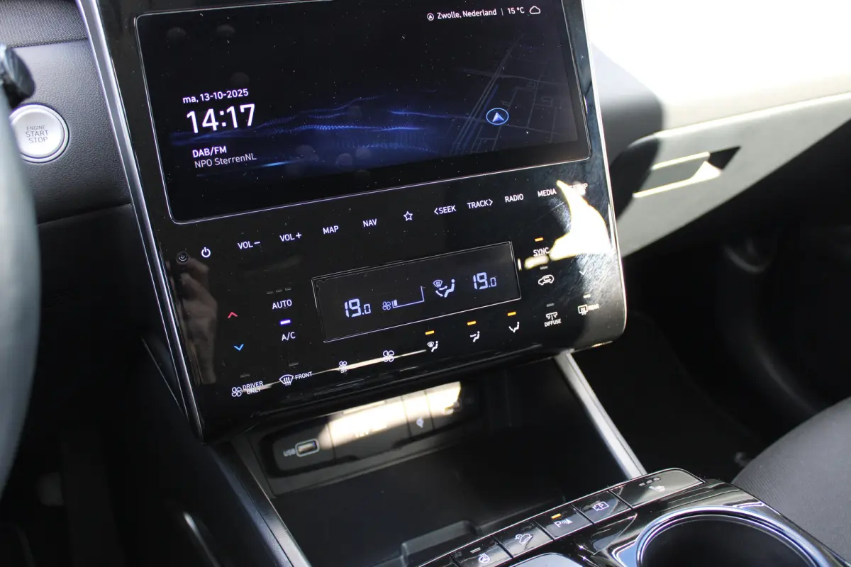 1.6 T-GDI PHEV Comfort Smart 4WD | DAB ontvanger | Achteruitrijcamera | | Achterbank in delen neerklapbaar | Achteruitrijcamera | Airco (automatisch)