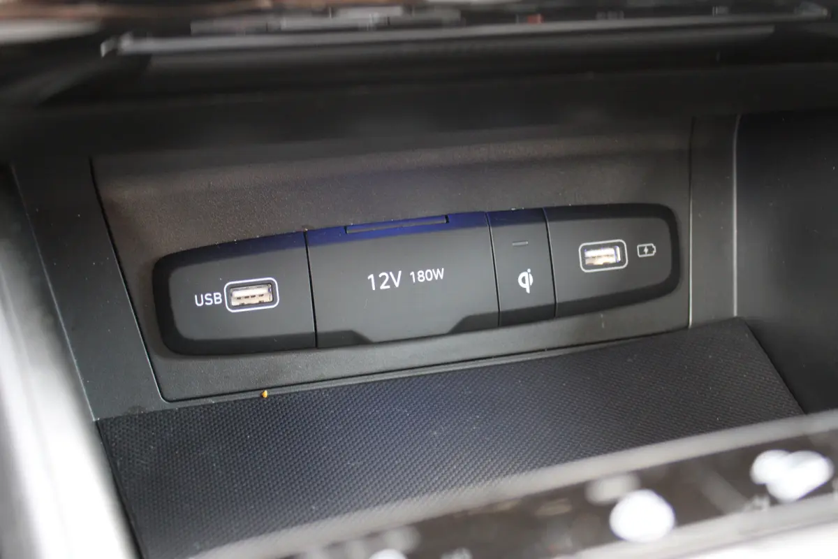 1.6 T-GDI PHEV Comfort Smart 4WD | Stoelverwarming voor| Stuurwielverwarmig | Navigatie | Climate Control | Achteruitrijcamera | Airco (automatisch) | Apple Carplay/Android Auto|telefooninte