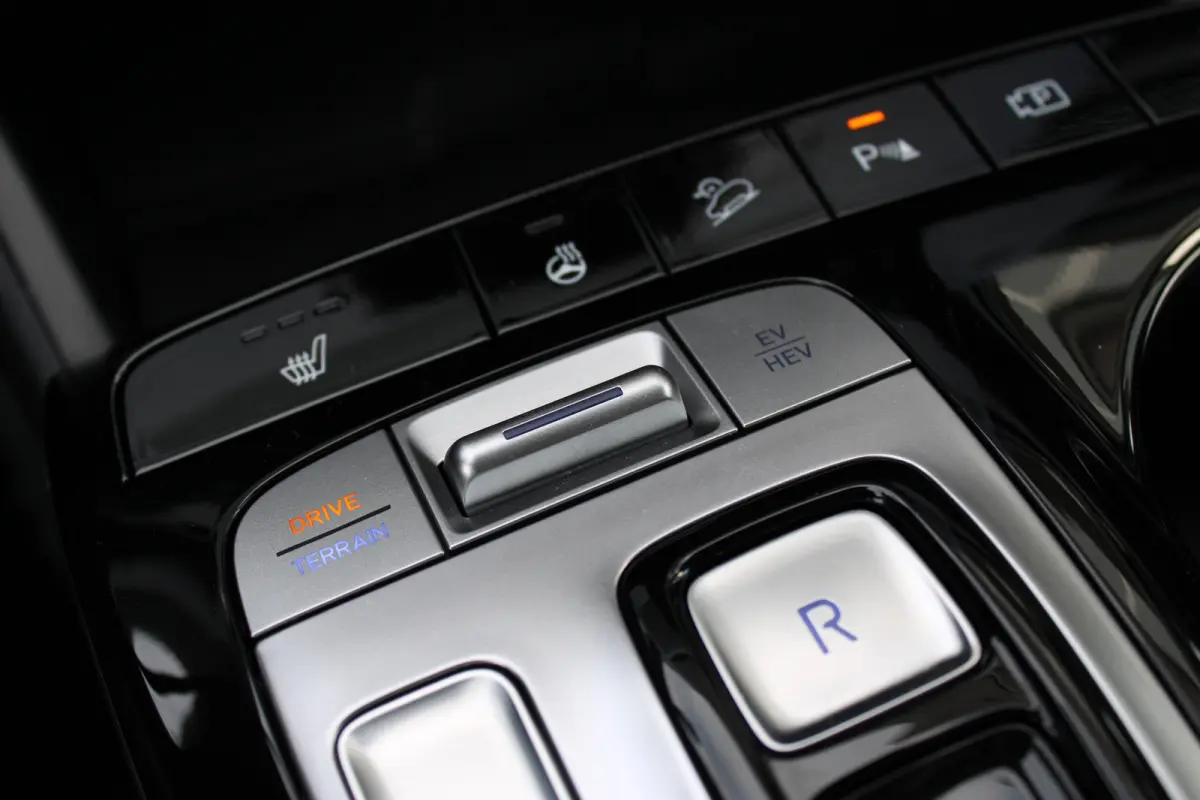 1.6 T-GDI PHEV Comfort Smart 4WD | Stoelverwarming voor| Stuurwielverwarmig | Navigatie | Climate Control | Achteruitrijcamera | Airco (automatisch) | Apple Carplay/Android Auto|telefooninte
