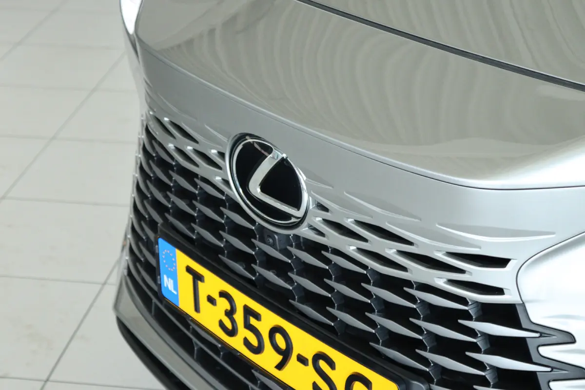 450h+ Plug-in Hybrid President Line ''OP AFSRPAAK'' | Adapt. Cruise | Schuifdak | Memory | HUD | Stoelventilatie | 360 Camera | Mark Levinson | Keyless
