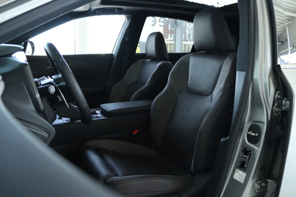 450h+ Plug-in Hybrid President Line ''OP AFSRPAAK'' | Adapt. Cruise | Schuifdak | Memory | HUD | Stoelventilatie | 360 Camera | Mark Levinson | Keyless
