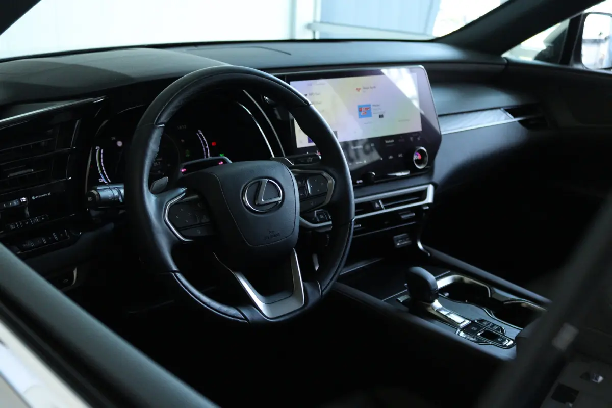 450h+ Plug-in Hybrid President Line ''OP AFSRPAAK'' | Adapt. Cruise | Schuifdak | Memory | HUD | Stoelventilatie | 360 Camera | Mark Levinson | Keyless