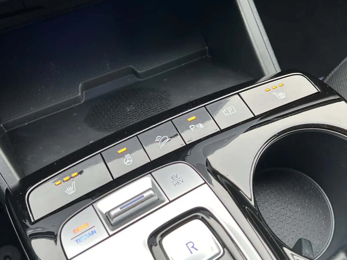 1.6 T-GDI 265pk PHEV Comfort Smart 4WD | Climate | Camera | Carplay | Keyless | Navigatie | Full - Led | Elek. Klep | Winterpakket | 19" Lichtmetaal | Krell Audio | Digitale Cockpit | Parkee