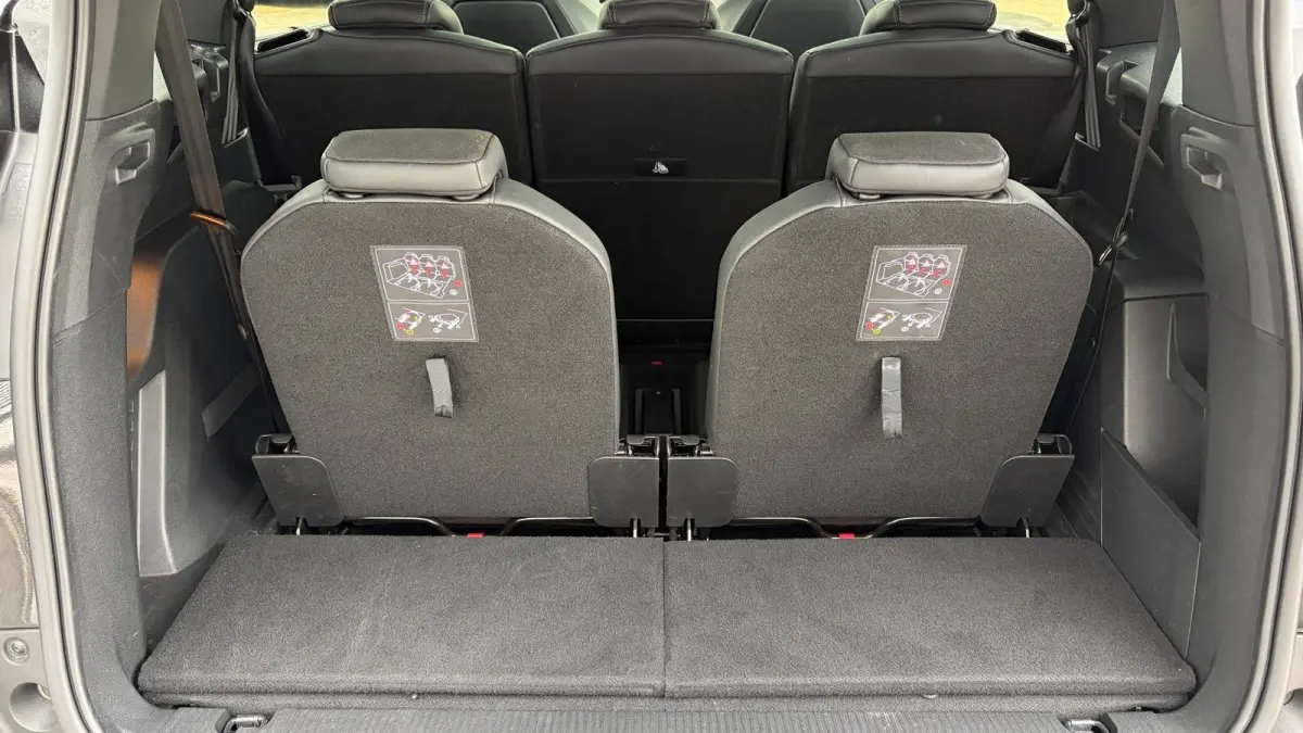 1.2 TURBO 130PK 7-ZITS GT PACK AUTOMAAT / NAVI / CLIMA / PDC / 18" LMV / CAMERA / KEYLESS / PANO. DAK / FULL-LED / ADAPT. CRUISECONTROL !!