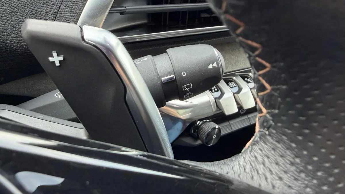 1.2 TURBO 130PK 7-ZITS GT PACK AUTOMAAT / NAVI / CLIMA / PDC / 18" LMV / CAMERA / KEYLESS / PANO. DAK / FULL-LED / ADAPT. CRUISECONTROL !!