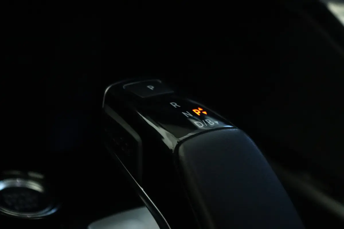 1.6 HYbrid 225 Blue Lease Allure | Adapt. Cruise | Trekhaak | Camera | Navi | Keyless | Dodehoekbewaking | Carplay | Navi |