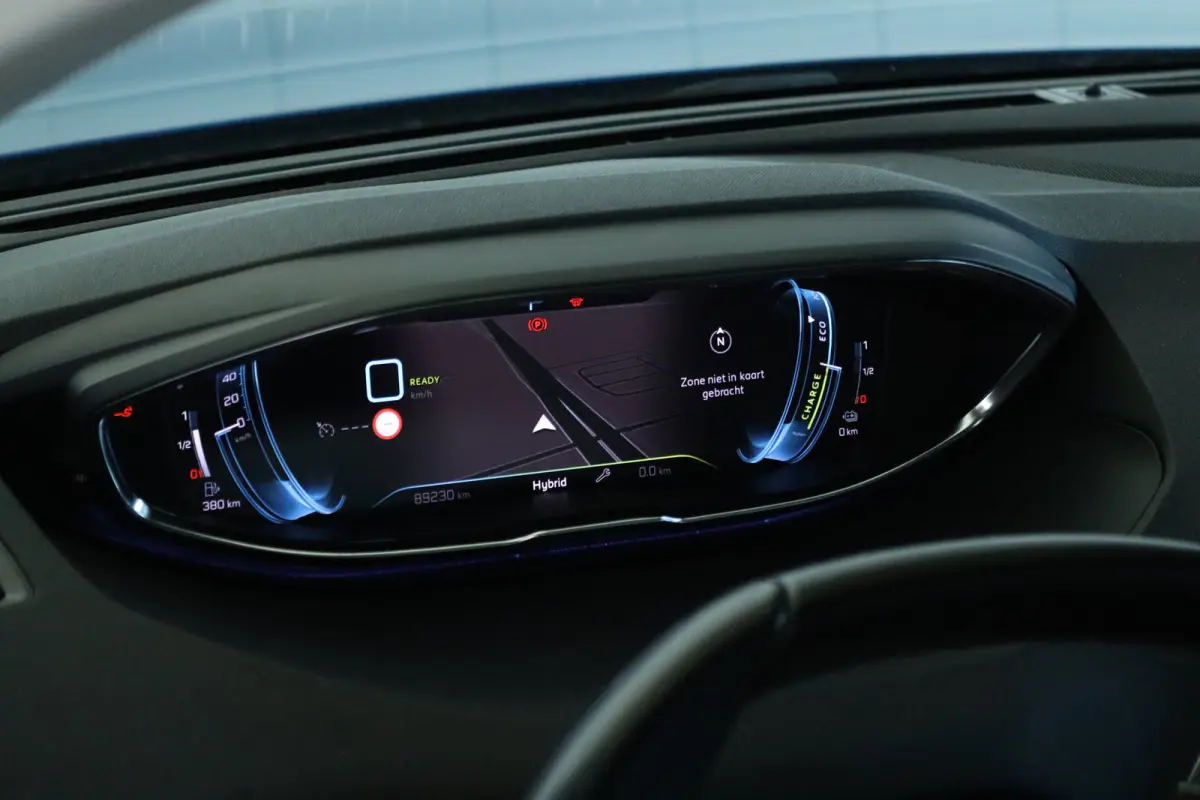 1.6 HYbrid 225 Blue Lease Allure | Adapt. Cruise | Trekhaak | Camera | Navi | Keyless | Dodehoekbewaking | Carplay | Navi |
