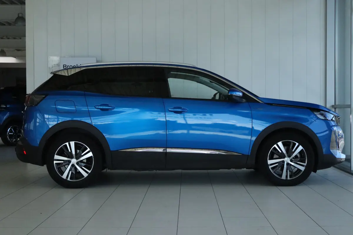 1.6 HYbrid 225 Blue Lease Allure | Adapt. Cruise | Trekhaak | Camera | Navi | Keyless | Dodehoekbewaking | Carplay | Navi |