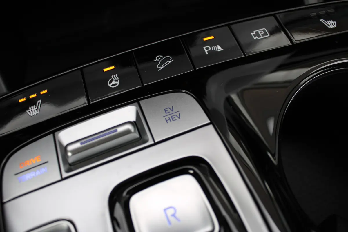 1.6 T-GDI PHEV Comfort Smart 4WD | DAB ontvanger | Achteruitrijcamera | Adaptive cruise control | Lane Assist | Stoel verwarming | | Achterbank in delen neerklapbaar | Achteruitrijcamera | A