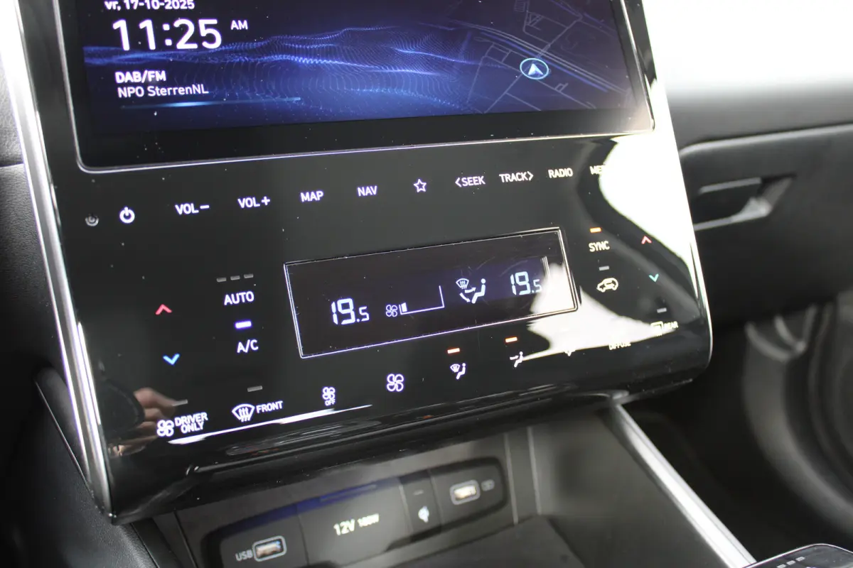 1.6 T-GDI PHEV Comfort Smart 4WD | DAB ontvanger | Achteruitrijcamera | Adaptive cruise control | Lane Assist | Stoel verwarming | | Achterbank in delen neerklapbaar | Achteruitrijcamera | A