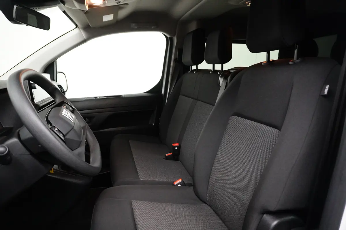 L3 Dubbel Cabine Basis | Achteruitrijcamera | Apple Carplay/Android Auto|telefoonintegratie premium | Cruise control