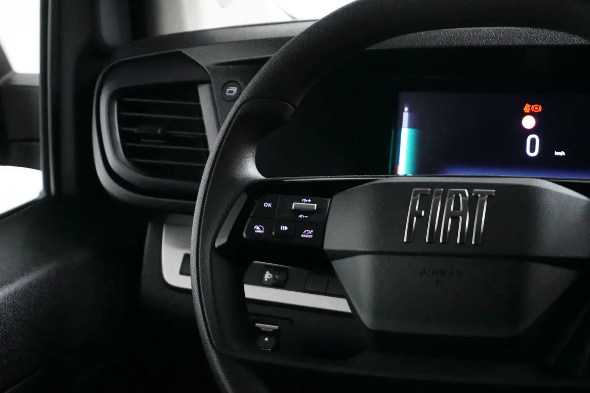 L3 Dubbel Cabine Basis | Achteruitrijcamera | Apple Carplay/Android Auto|telefoonintegratie premium | Cruise control