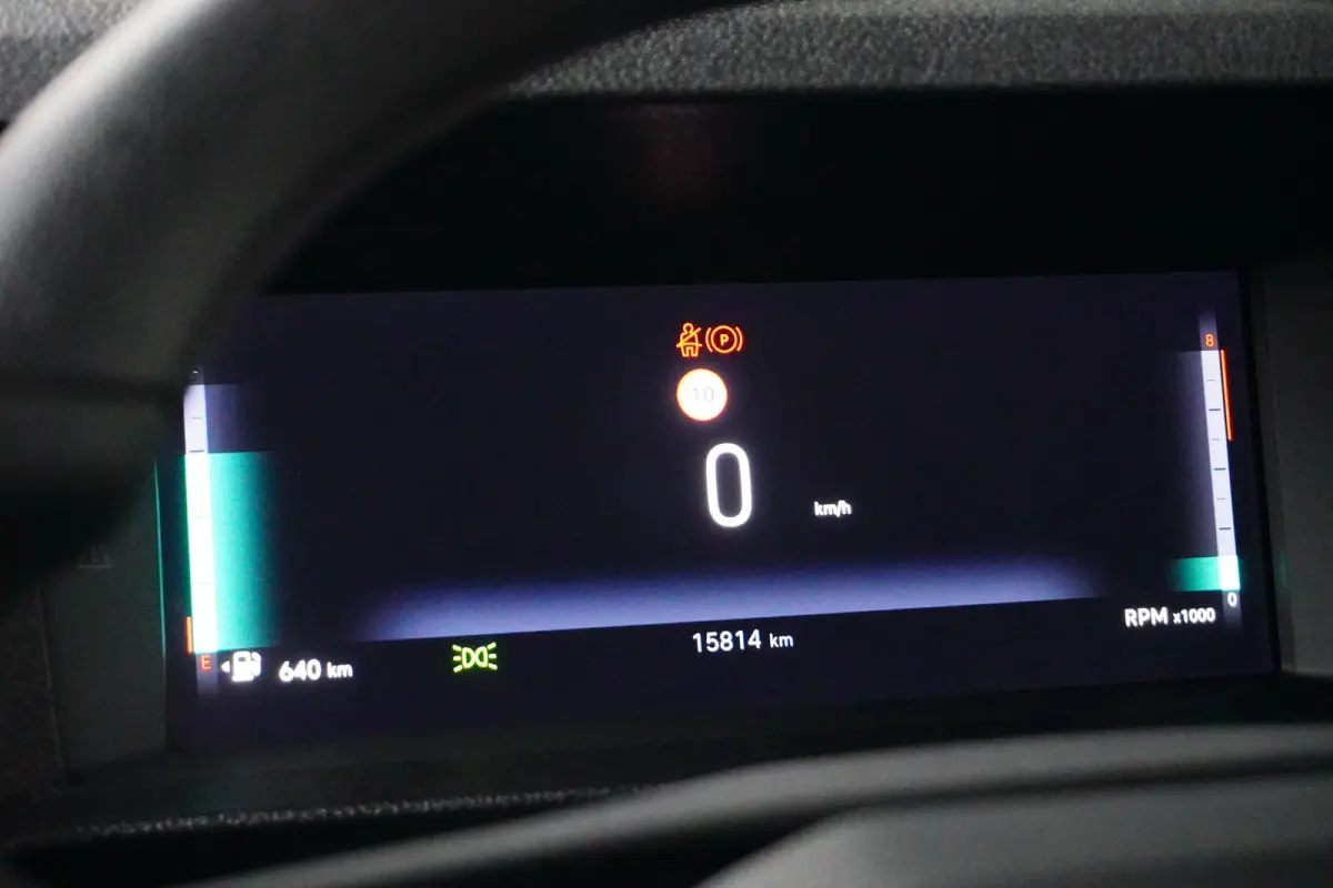 L3 Dubbel Cabine Basis | Achteruitrijcamera | Apple Carplay/Android Auto|telefoonintegratie premium | Cruise control