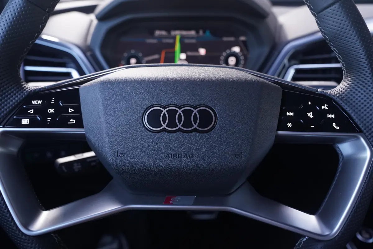 45 quattro S Edition Competition 82 kWh SOH 100% NAP 1e Eigenaar Apple Carplay Navi ACC Voorstoelen verwarmd Privacy Glass