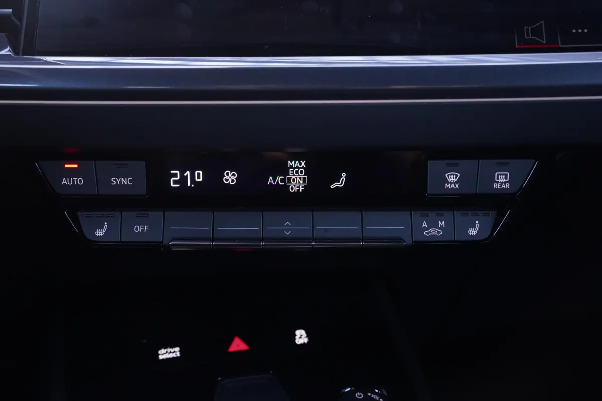 45 quattro S Edition Competition 82 kWh SOH 100% NAP 1e Eigenaar Apple Carplay Navi ACC Voorstoelen verwarmd Privacy Glass