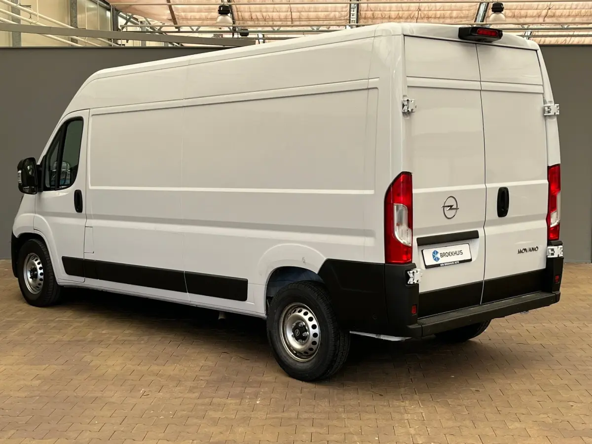 2.2D 140 S&S L3H2 3.5t Camera | Ingerichte Laadruimte | Cruise | Airco | 3 Zits! | DAB | Dodehoek Detectie | Achteruitrijcamera | Airco | Buitenspiegels verwarmbaar