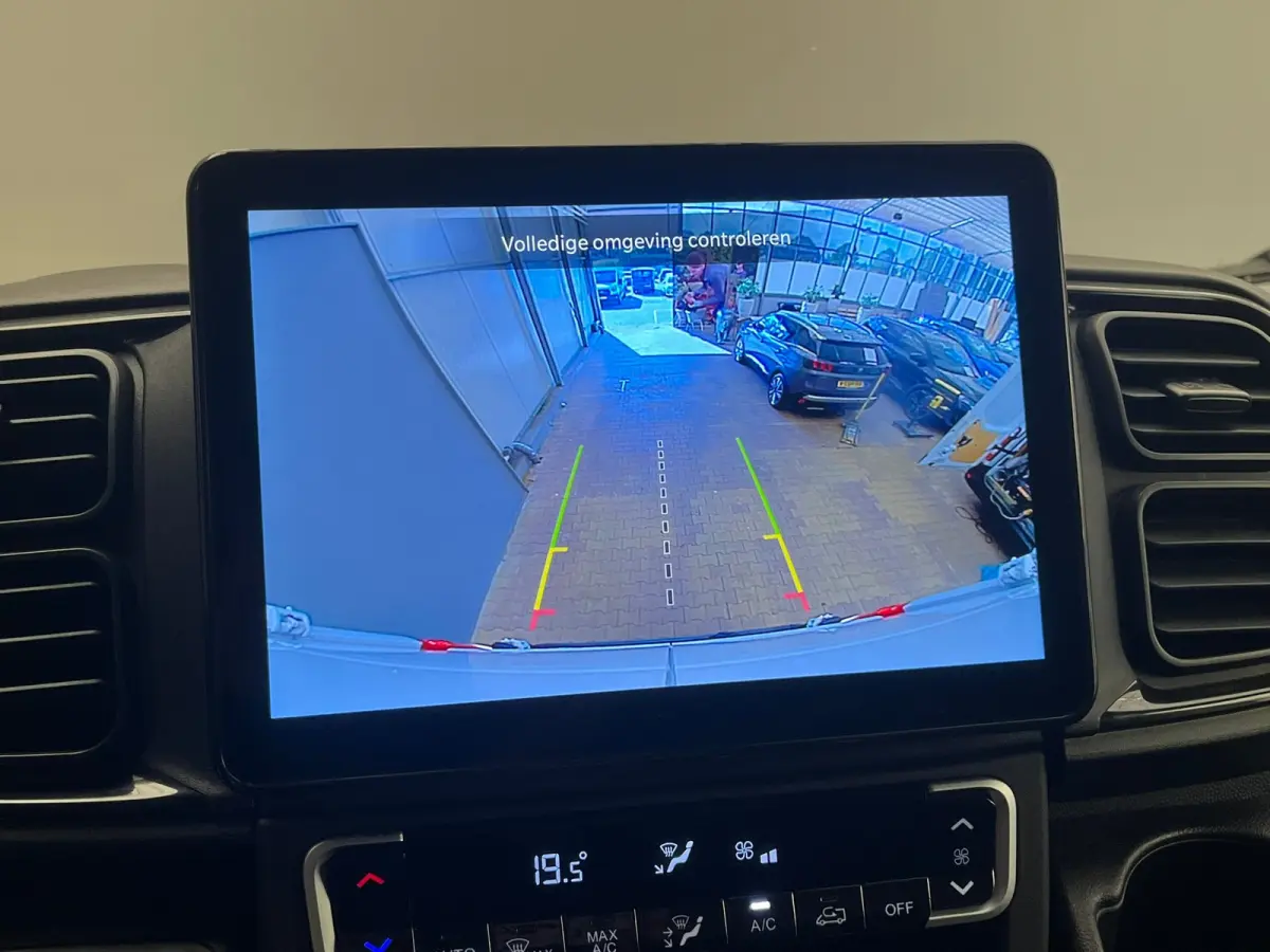 2.2D 140 S&S L3H2 3.5t Camera | Ingerichte Laadruimte | Cruise | Airco | 3 Zits! | DAB | Dodehoek Detectie | Achteruitrijcamera | Airco | Buitenspiegels verwarmbaar