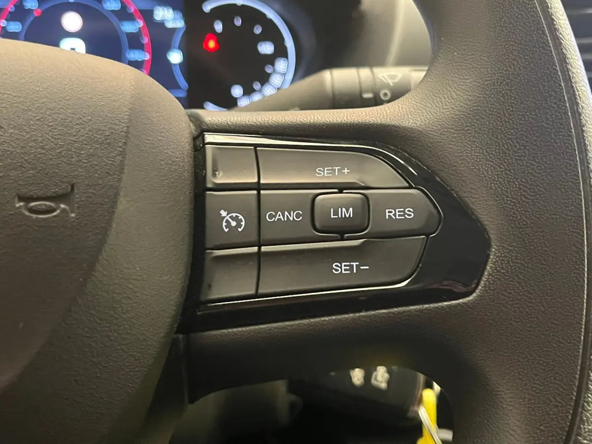 2.2D 140 S&S L3H2 3.5t Camera | Ingerichte Laadruimte | Cruise | Airco | 3 Zits! | DAB | Dodehoek Detectie | Achteruitrijcamera | Airco | Buitenspiegels verwarmbaar