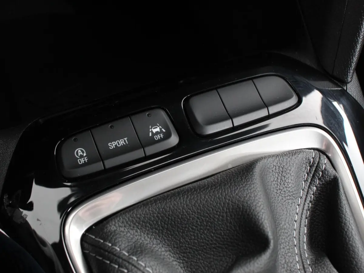 1.2 Turbo GS Navigatie Apple Carplay/Android Auto Digitale Cockpit Airco Cruise Control Lichtmetalen Velgen Dab