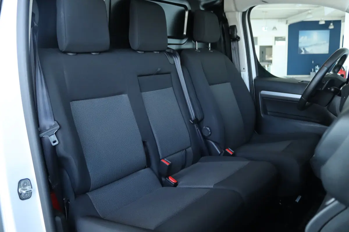 2.0 BlueHDi 145 S&S L3 | Cruise Control | Betimmering | Stuurverwarming | Keyless | Navi | Camera | Carplay | Climate |