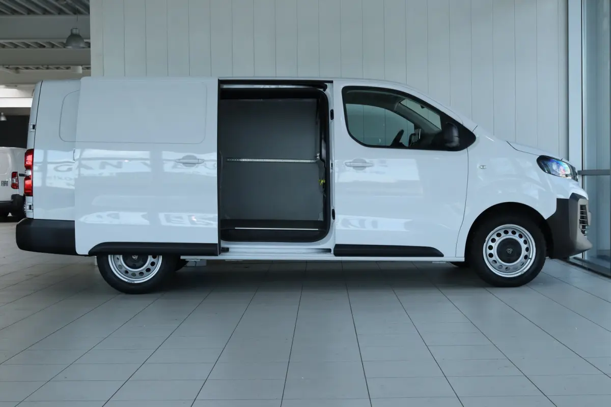2.0 BlueHDi 145 S&S L3 | Cruise Control | Betimmering | Stuurverwarming | Keyless | Navi | Camera | Carplay | Climate |