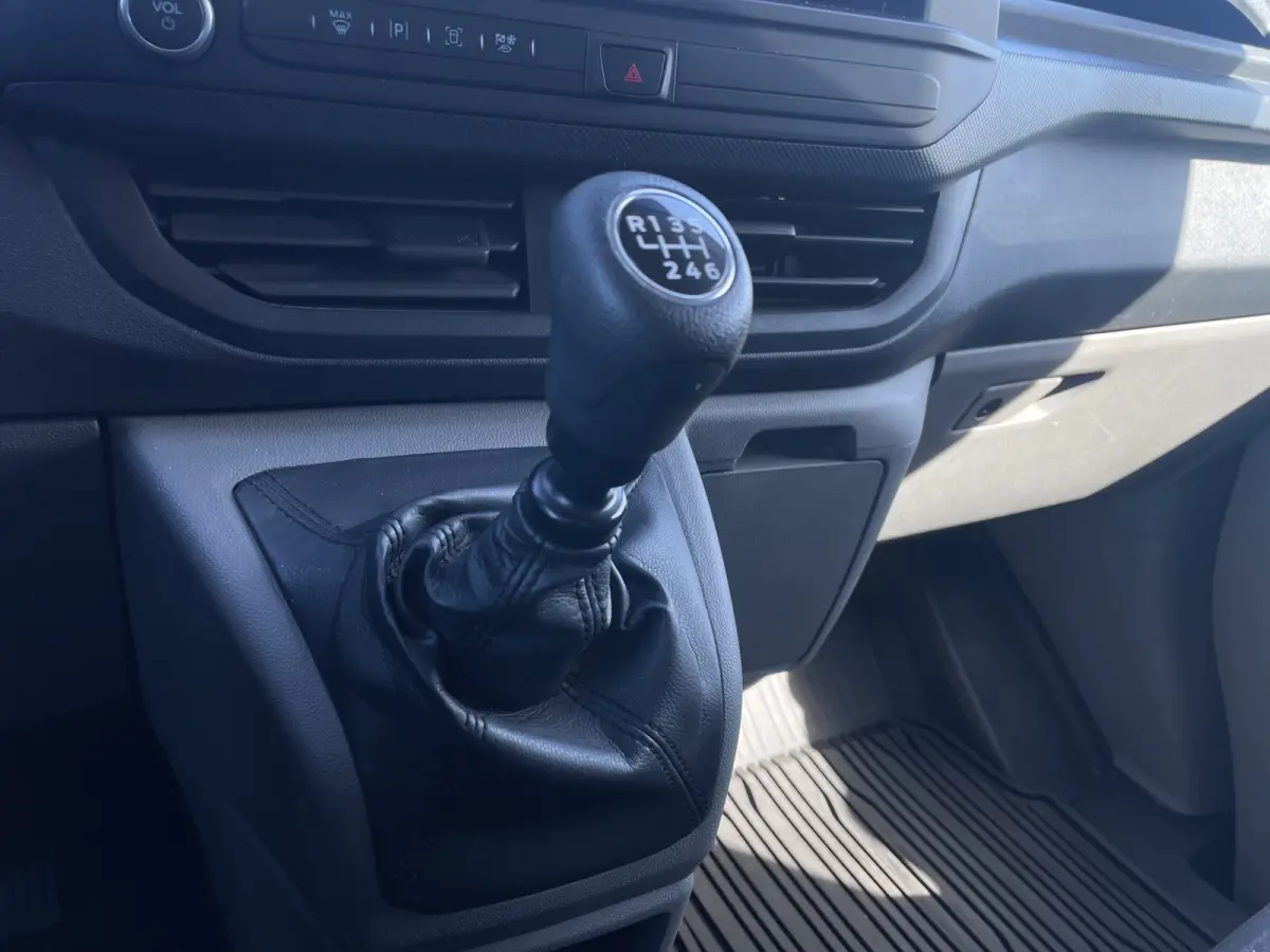 L1H1 Trend 136PK | Trekhaak | Camera | CarPlay |