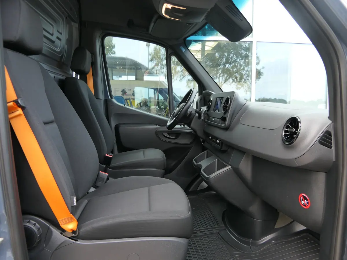 315 1.9 CDI L2H2 FWD | Navigatie | Adaptive Cruise | Dodehoek Detectie | Climate Control | 360 Camera |
