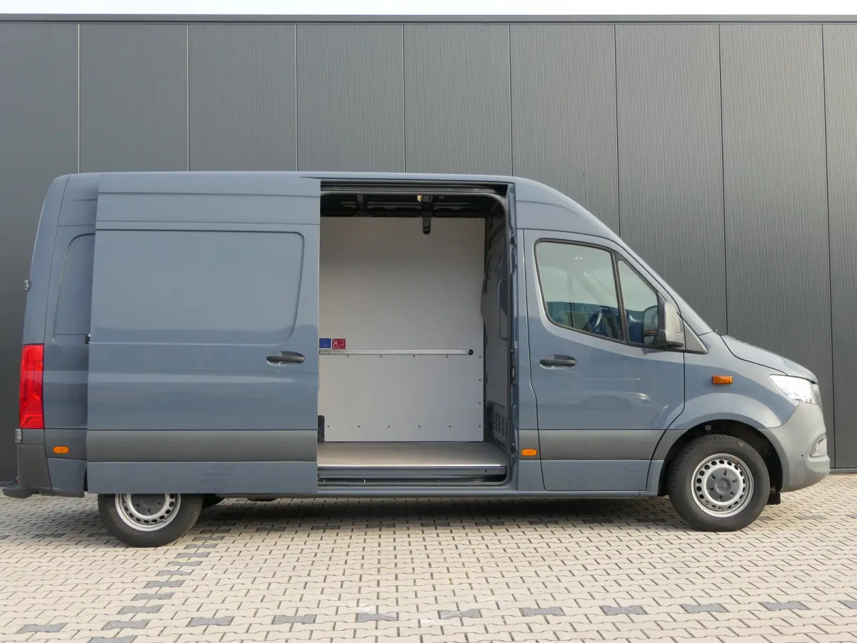 315 1.9 CDI L2H2 FWD | Navigatie | Adaptive Cruise | Dodehoek Detectie | Climate Control | 360 Camera |