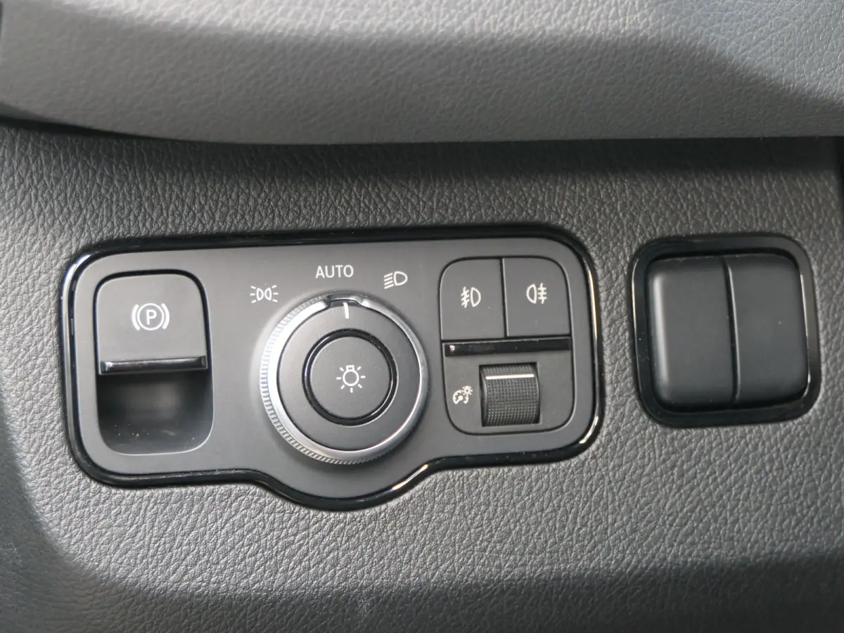 315 1.9 CDI L2H2 FWD | Navigatie | Adaptive Cruise | Dodehoek Detectie | Climate Control | 360 Camera |