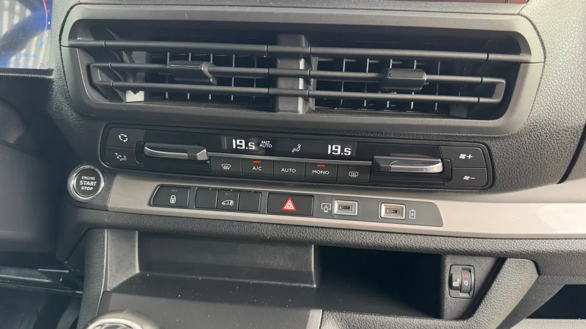PROACE Worker 2.0 D-4D 140PK L2 Challenger | Navi | Cruise Controle | Camera | Stoel en stuurverw | Apple Carplay