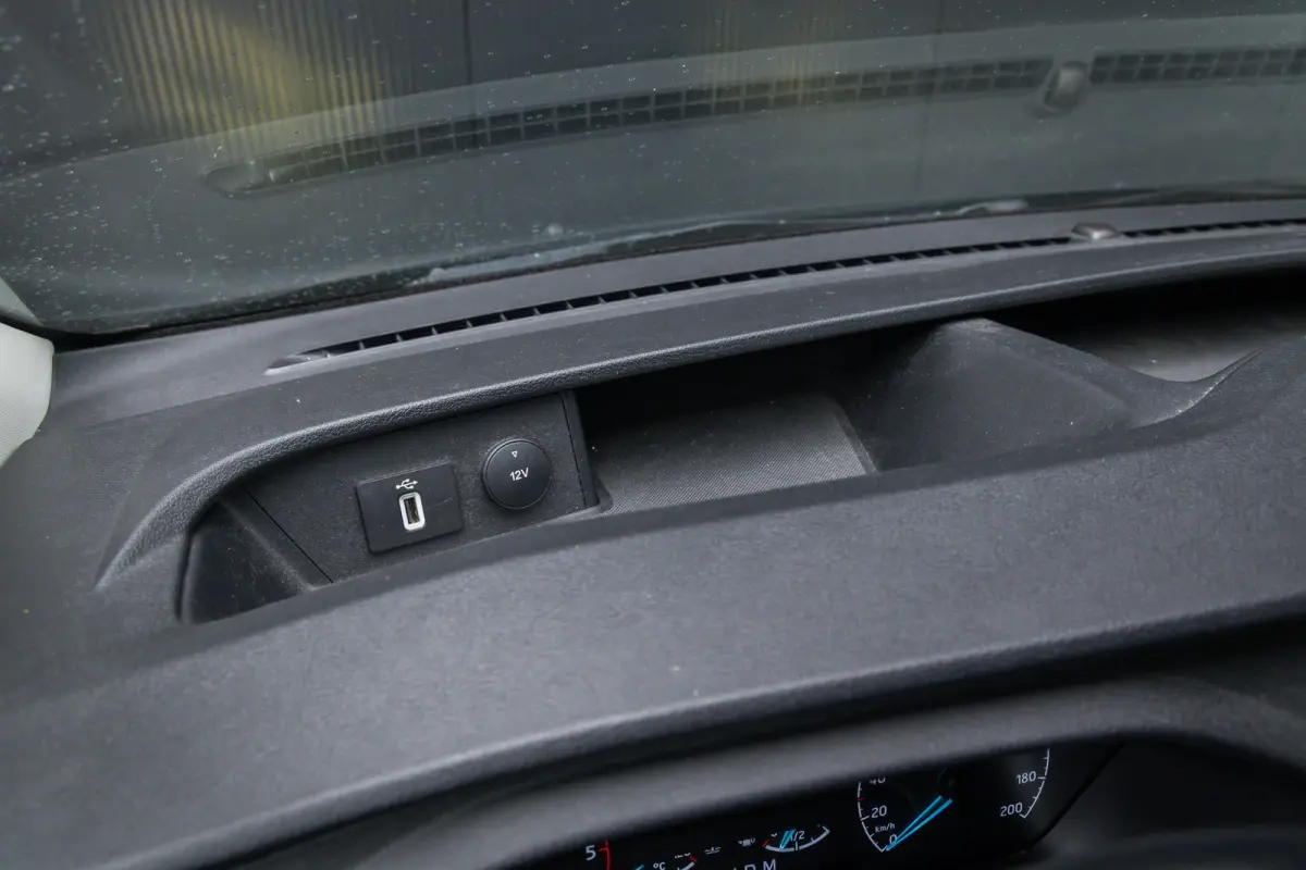 300 2.0 TDCI L2H1 Limited DC | Automaat | 6 persoons | Dealeronderhouden  | Lederen bekleding | Trekhaak