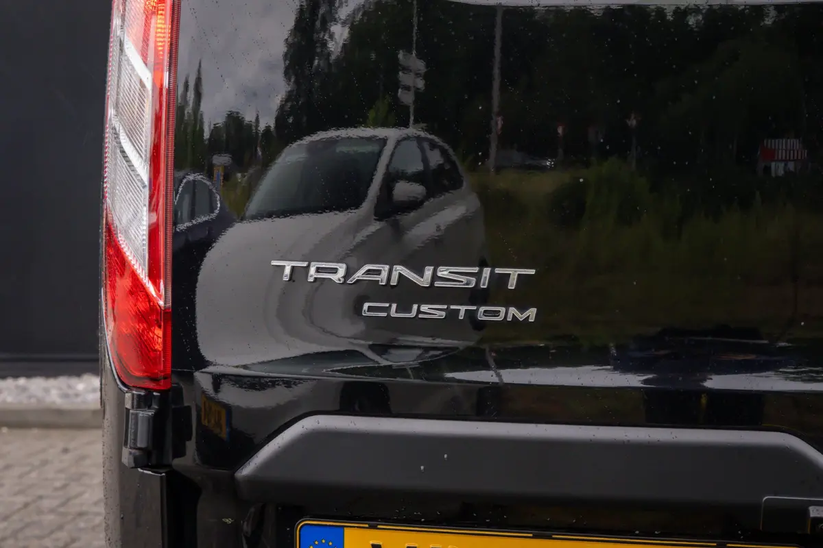 300 2.0 TDCI L2H1 Limited DC | Automaat | 6 persoons | Dealeronderhouden  | Lederen bekleding | Trekhaak
