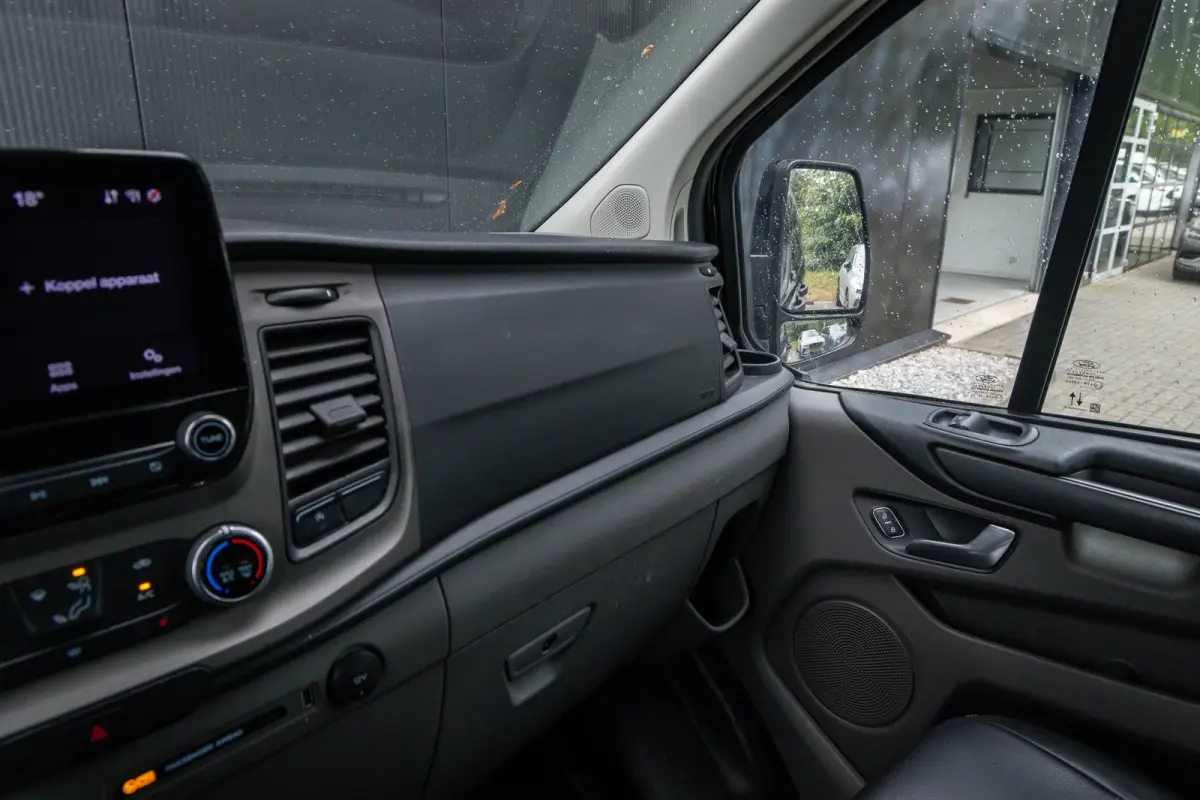 300 2.0 TDCI L2H1 Limited DC | Automaat | 6 persoons | Dealeronderhouden  | Lederen bekleding | Trekhaak