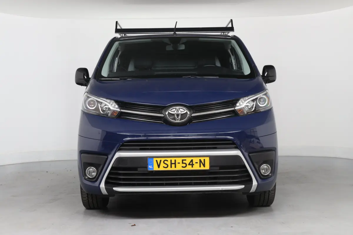 2.0 D-4D 145pk Black Line | Automaat | Trekhaak | Leder | Navigatie | Climate Controle | Apple Carplay & Android Auto |