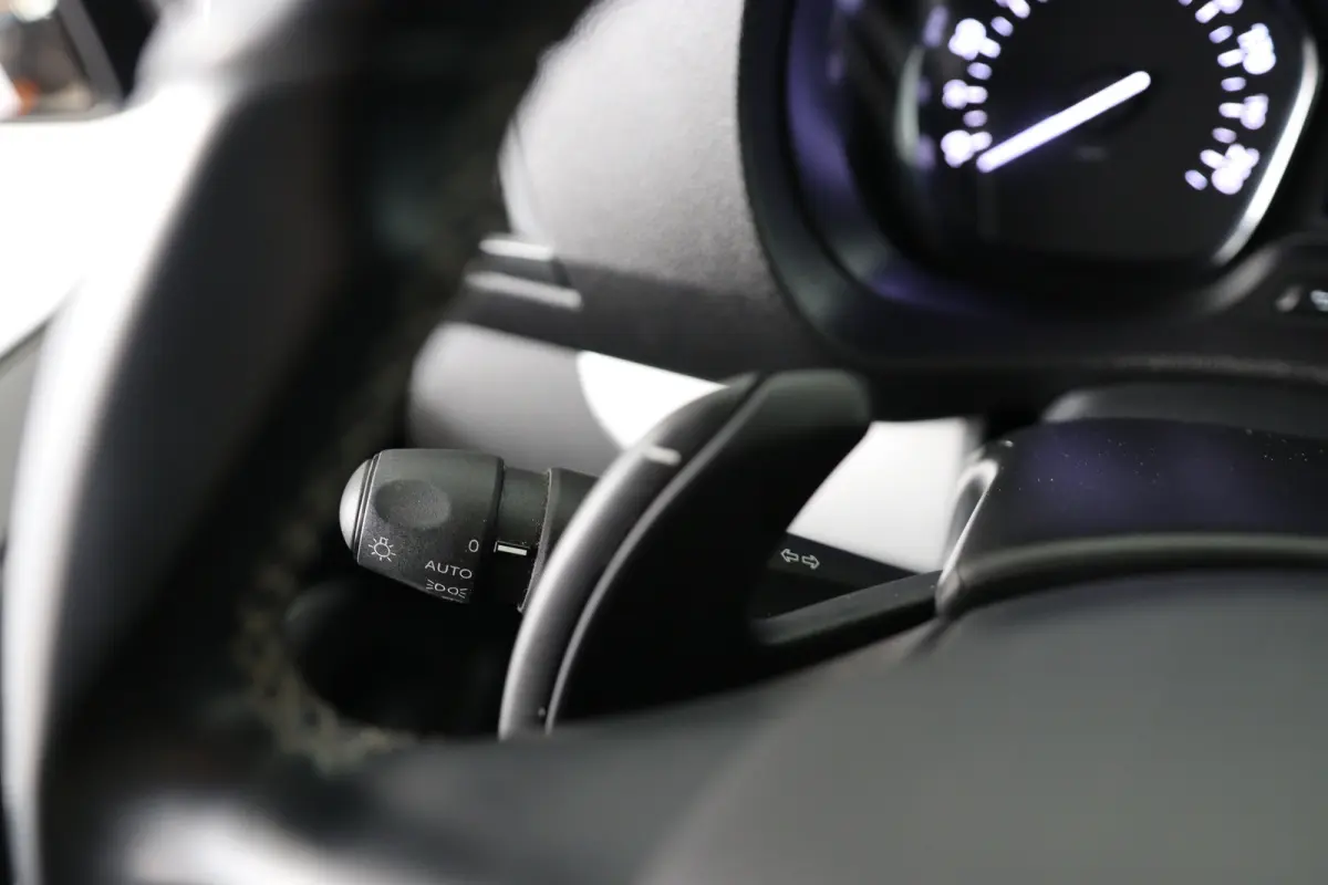 2.0 D-4D 145pk Black Line | Automaat | Trekhaak | Leder | Navigatie | Climate Controle | Apple Carplay & Android Auto |