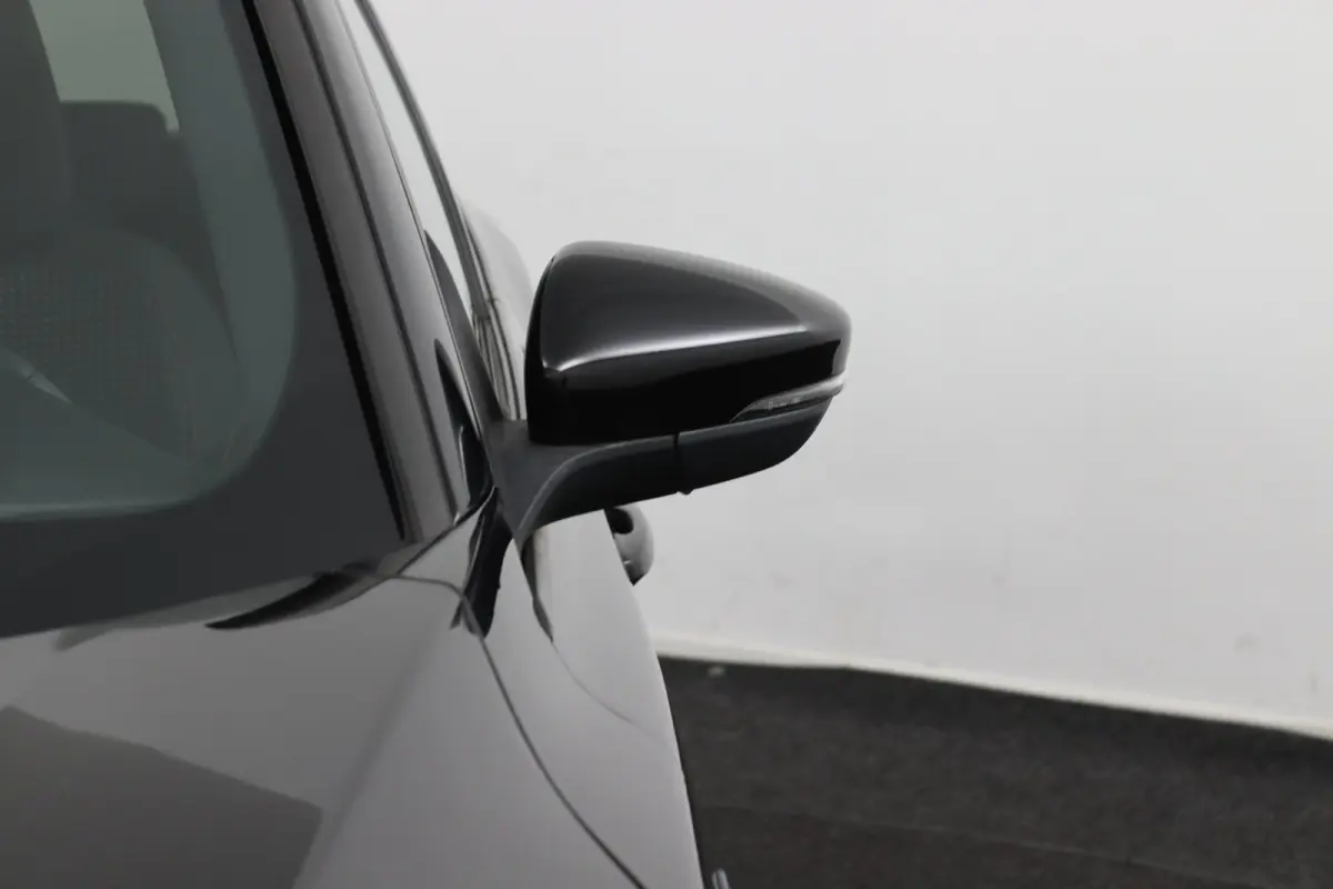 1.0 EcoBoost Hybrid ST Line | Winterpack | Camera | LED | Cruise Control | Keyless Entry/Go | DAB | CarPlay/Android Auto