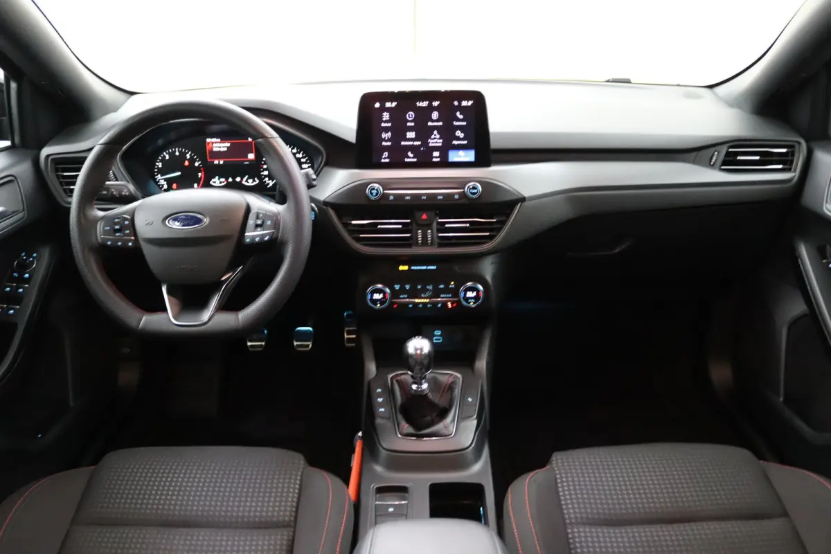 1.0 EcoBoost Hybrid ST Line | Winterpack | Camera | LED | Cruise Control | Keyless Entry/Go | DAB | CarPlay/Android Auto