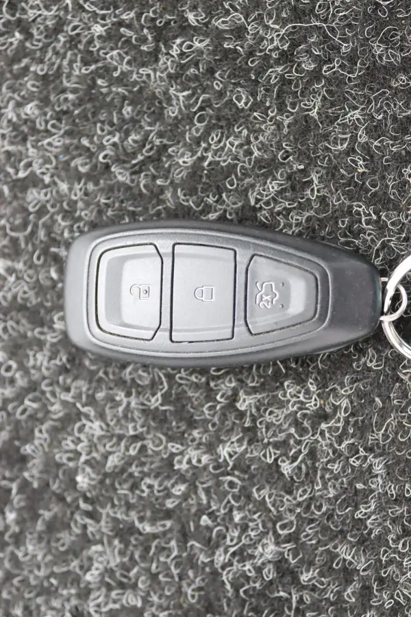 1.0 EcoBoost Hybrid ST Line | Winterpack | Camera | LED | Cruise Control | Keyless Entry/Go | DAB | CarPlay/Android Auto