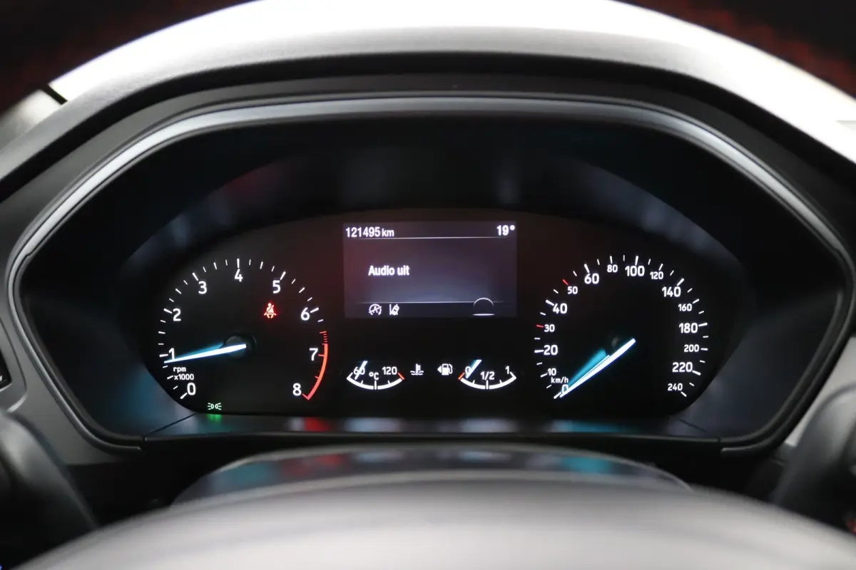 1.0 EcoBoost Hybrid ST Line | Winterpack | Camera | LED | Cruise Control | Keyless Entry/Go | DAB | CarPlay/Android Auto