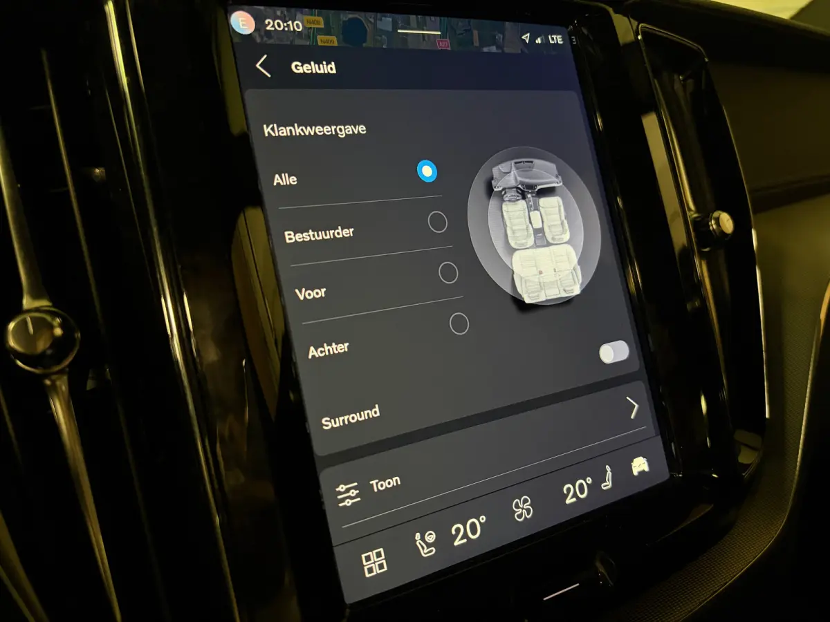 T8 AWD Recharge Ultra Black Edition | Luchtvering | Trekhaak | 360° Camera | 455pk | Head-Up Display | Adaptieve Cruise Control | Stoelverwarming voor+achter | Stuurwielverwarming | Schuifd
