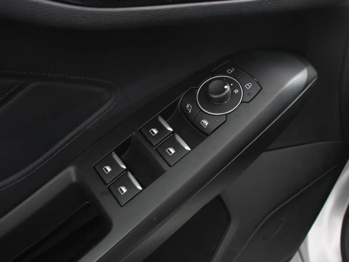 1.0 125pk Hybrid Automaat ST Navigatie Climate control Cruise control Apple Carplay/Android Auto Lichtmetalen velgen Parkeersensoren Led Matrix koplampen