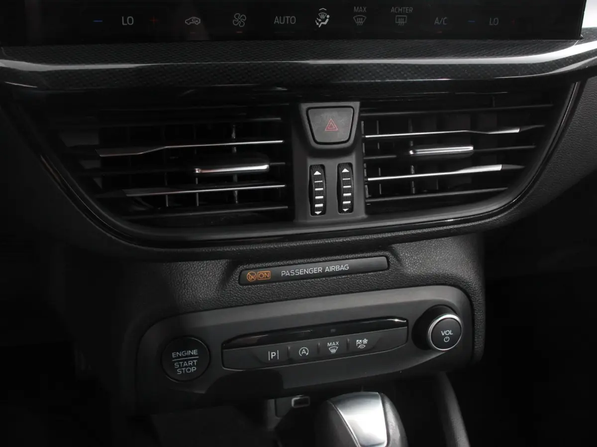1.0 125pk Hybrid Automaat ST Navigatie Climate control Cruise control Apple Carplay/Android Auto Lichtmetalen velgen Parkeersensoren Led Matrix koplampen