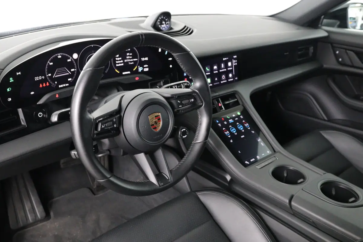 4 93 kWh | SOH 93% | Sport Chrono | Luchtvering | BOSE | LED | Memory | Panorama Dak | 21'' LMV | Camera | BLIS | Leder | Stoelverwarming | Navi | Clima | Cruise Adaptive