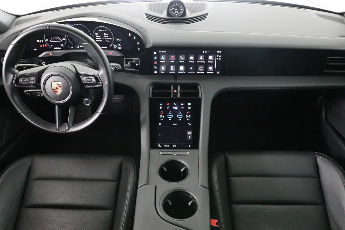 4 93 kWh | SOH 93% | Sport Chrono | Luchtvering | BOSE | LED | Memory | Panorama Dak | 21'' LMV | Camera | BLIS | Leder | Stoelverwarming | Navi | Clima | Cruise Adaptive