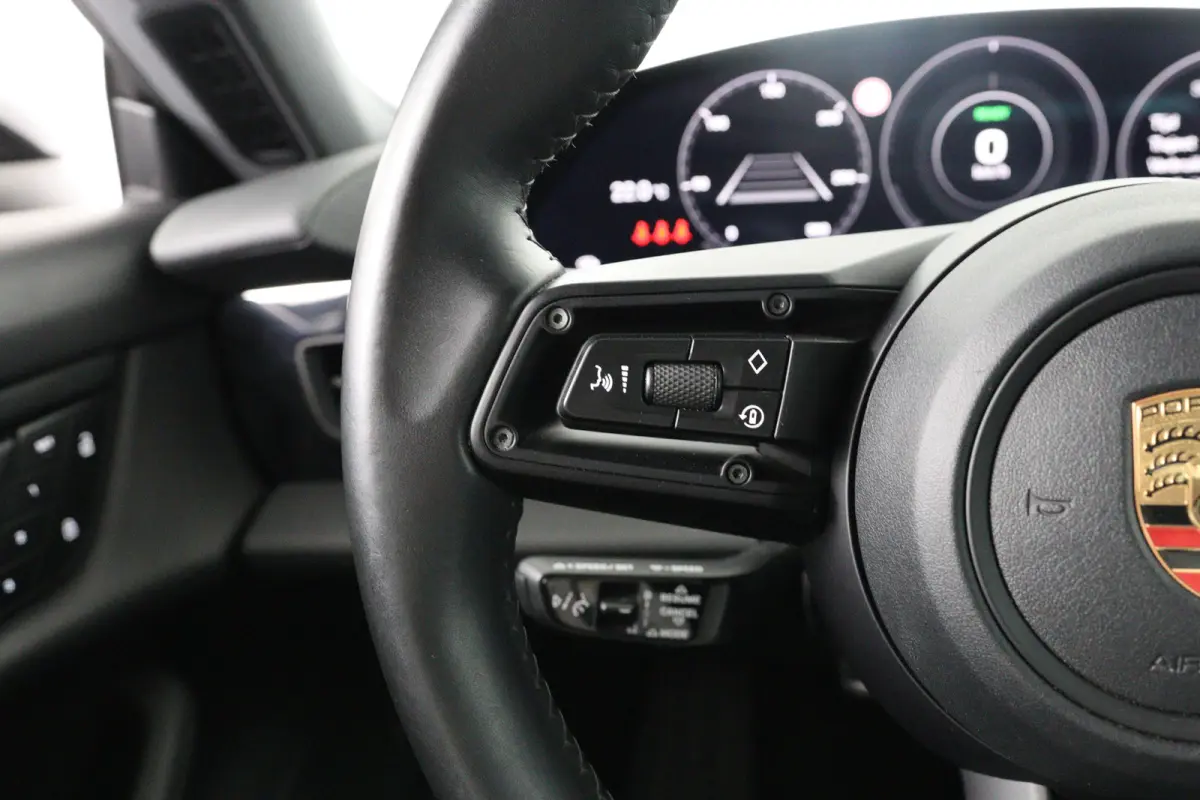 4 93 kWh | SOH 93% | Sport Chrono | Luchtvering | BOSE | LED | Memory | Panorama Dak | 21'' LMV | Camera | BLIS | Leder | Stoelverwarming | Navi | Clima | Cruise Adaptive