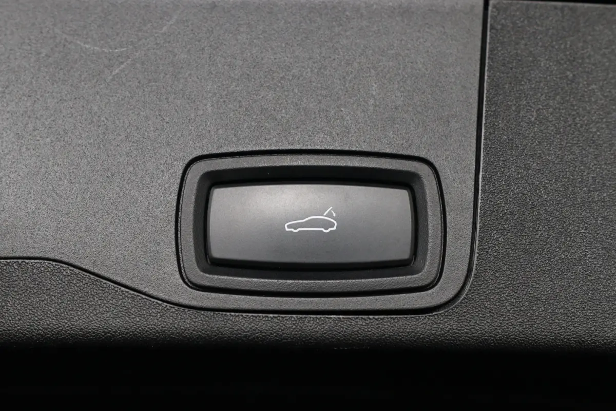 4 93 kWh | SOH 93% | Sport Chrono | Luchtvering | BOSE | LED | Memory | Panorama Dak | 21'' LMV | Camera | BLIS | Leder | Stoelverwarming | Navi | Clima | Cruise Adaptive