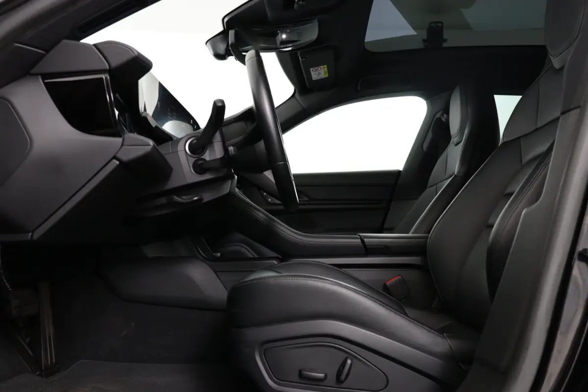 4 93 kWh | SOH 93% | Sport Chrono | Luchtvering | BOSE | LED | Memory | Panorama Dak | 21'' LMV | Camera | BLIS | Leder | Stoelverwarming | Navi | Clima | Cruise Adaptive
