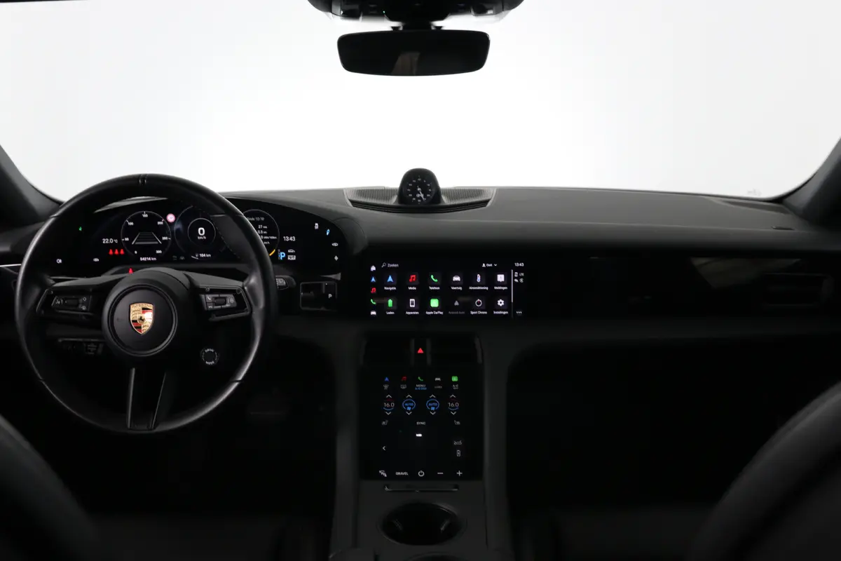 4 93 kWh | SOH 93% | Sport Chrono | Luchtvering | BOSE | LED | Memory | Panorama Dak | 21'' LMV | Camera | BLIS | Leder | Stoelverwarming | Navi | Clima | Cruise Adaptive